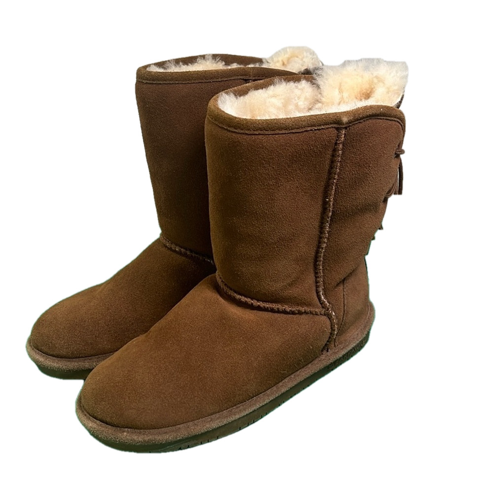 Bearpaw brown suede short boots with laces in back 8